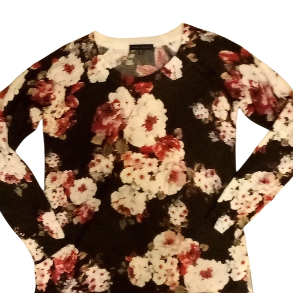 Sanctuary -NWOT Hunter Green Sweater W/Floral Print, Long Sleeves, Round Neck, - Picture 7 of 10